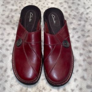 Clarks Women’s Flat Slip Ons Leather Size 10